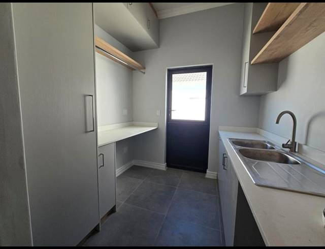 3 BEDROOM HOUSE FOR SALE IN SHELLEY POINT